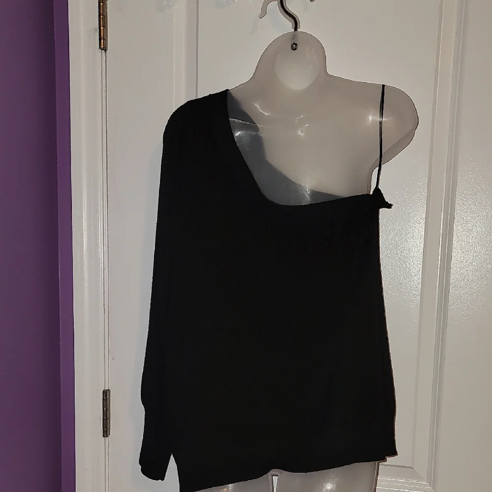 Sofia by Sofia Vergara One-Shoulder Black Top With Shoulder Tie Sz: 2x - Picture 6 of 9